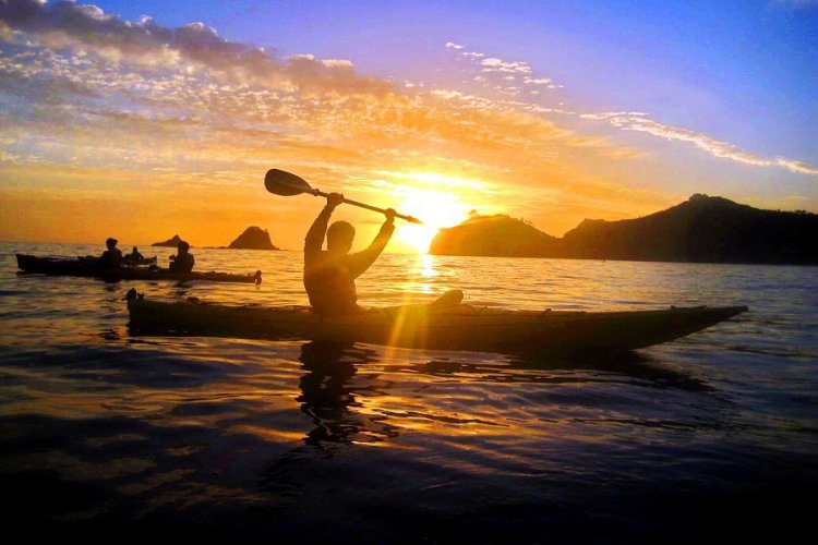 Kayaking Cathedral Cove, New Zealand Kayaking Cathedral Cove, New Zealand