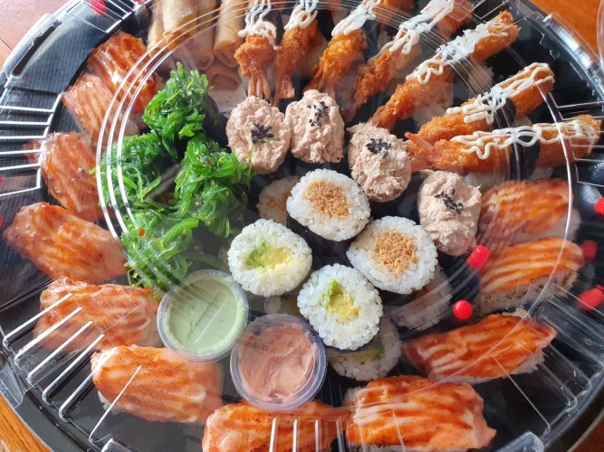 Large tray of sushi Large tray of sushi