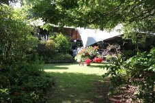 Gorgeous garden setting