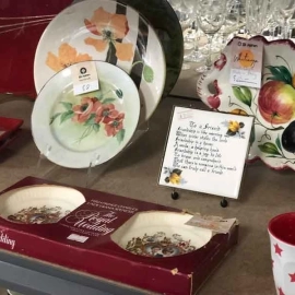 Flower pattern plates