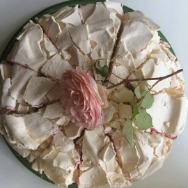Colenso pavlova with boysenberries
