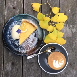 Coffee and pie