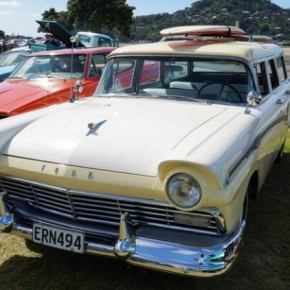 Beach Hop - Chev vs Ford Drag Race planned!