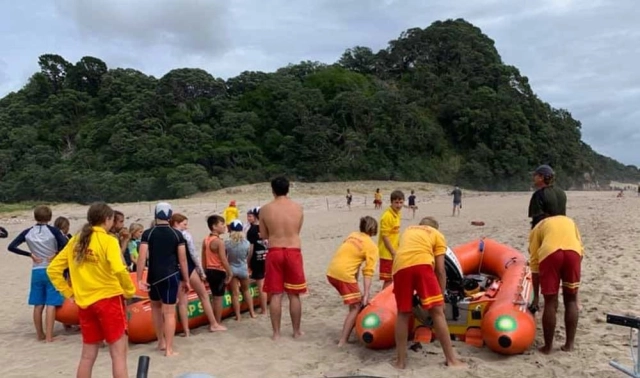 Hot Water Beach Junior Surf programme calls for business sponsors